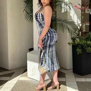 Stylish Blue and White Tie-Dye Dress